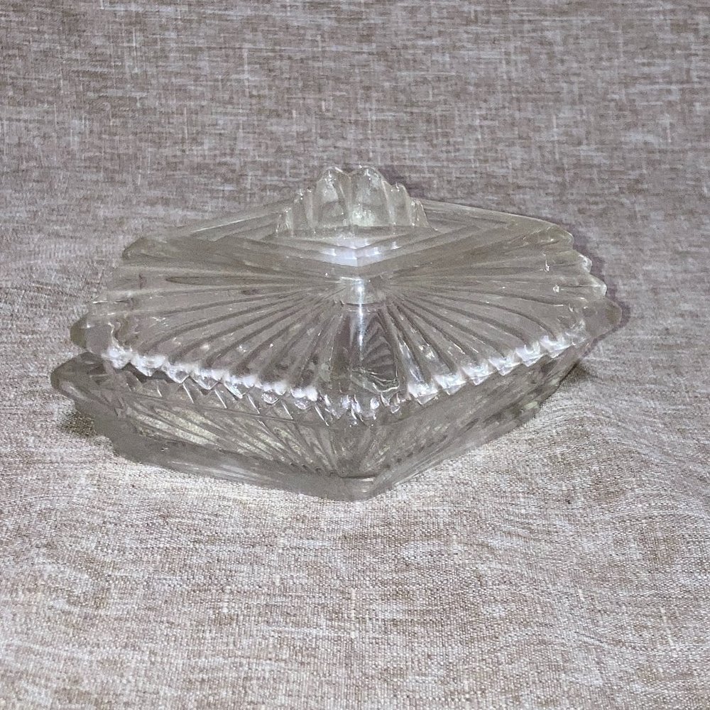 VINTAGE DIAMOND SHAPED GLASS TRINKET BOX